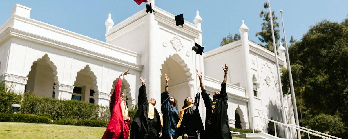 Jenis Cumlaude yang Ada di Perkuliahan, Intip, Yuk!