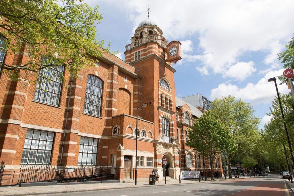 Universitas di London